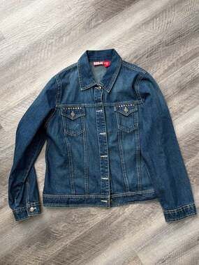 Red Ranch Women'sDenim Trucker Jacket with Studded Pocket Accents- Size XXL